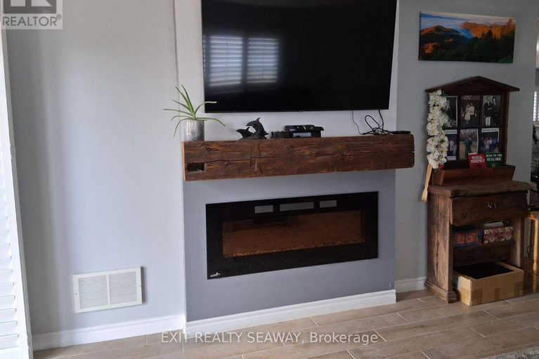 29536081/6731-gilmore-hill-street/south-glengarry-charlottenburgh-twp/south-glengarry/ontario/K6H7J3_15