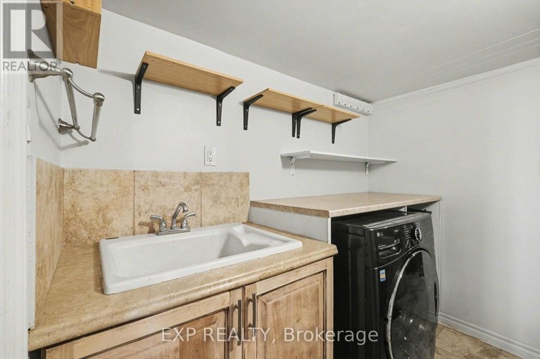 29675451/281-sorento-street/strandherd/ottawa/ontario/K2J0B4_24