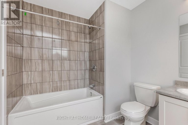 28455022/584-paakanaak-avenue/blossom-parkkemp-parkfindlay-creek/ottawa/ontario/K1X0J6_41
