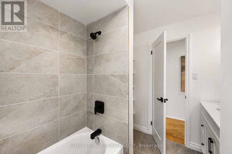 29367437/8-homestead-street/borden-farmstewart-farmcarleton-heightsparkwood-hills/ottawa/ontario/K2E7N8_29