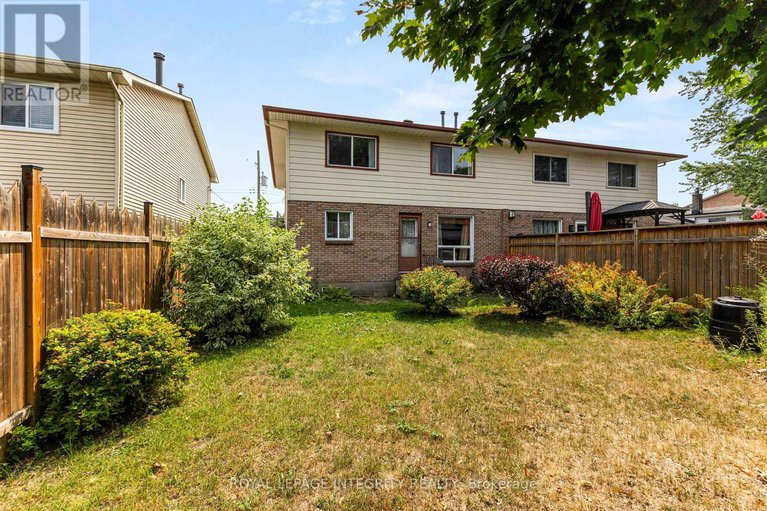28715418/1499-goth-avenue/sawmill-creektimbermill/ottawa/ontario/K1T1E3_34