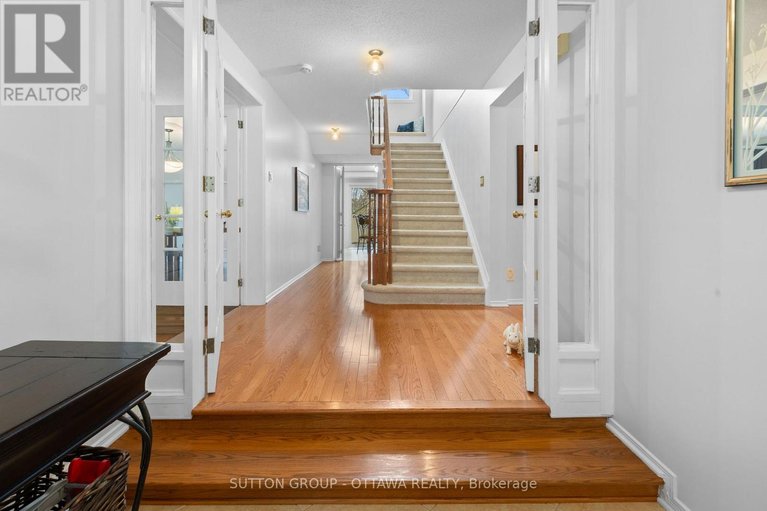 29615591/540-des-conifers-crescent/fallingbrookgardenway-south/ottawa/ontario/K4A3E2_2