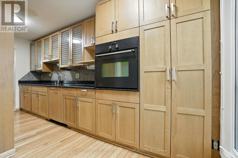 28807492/1115-st-emmanuel-terrace/convent-glen-north/ottawa/ontario/K1C2J6_6