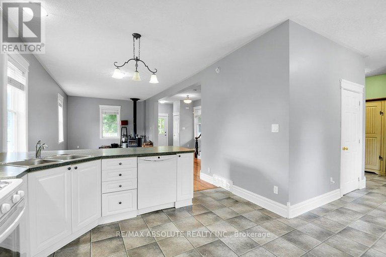 28648694/18597-dundas-street/south-glengarry-charlottenburgh-twp/south-glengarry/ontario/K0C1S0_14