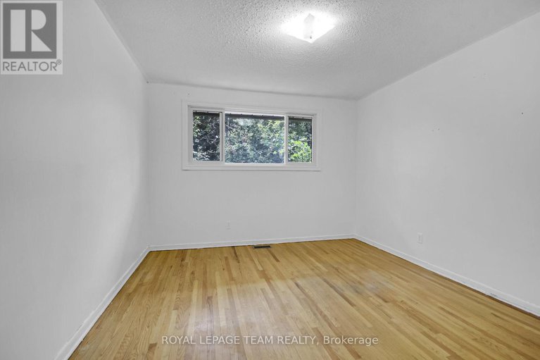 28738547/52-bowhill-avenue/borden-farmstewart-farmcarleton-heightsparkwood-hills/ottawa/ontario/K2E6S7_28