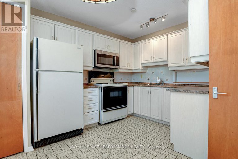 29080799/7-carmichael-court/beaverbrook/ottawa/ontario/K2K1K1_6