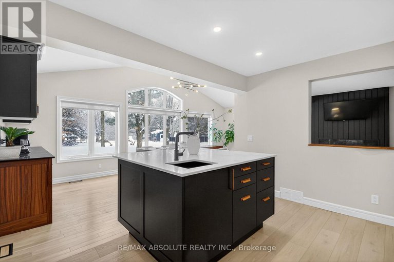 29366992/6560-michelangelo-court/north-gower/ottawa/ontario/K0A2T0_8