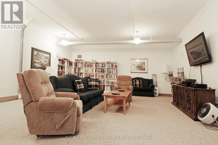 28970576/113-1465-baseline-road/copeland-park/ottawa/ontario/K2C3L9_39