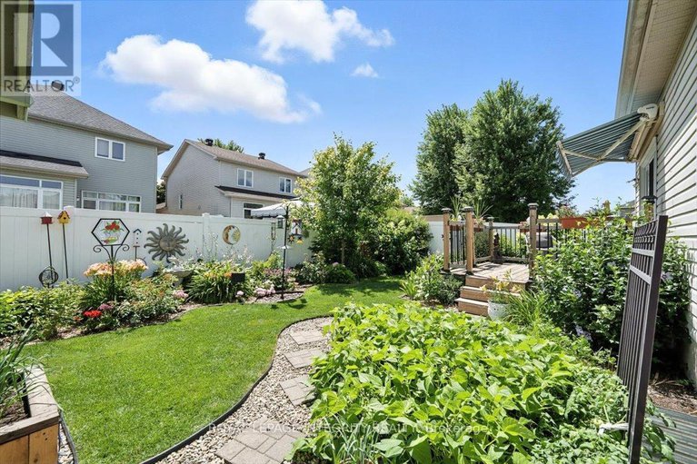 29339482/1030-valin-street/fallingbrookgardenway-south/ottawa/ontario/K4A4X7_38