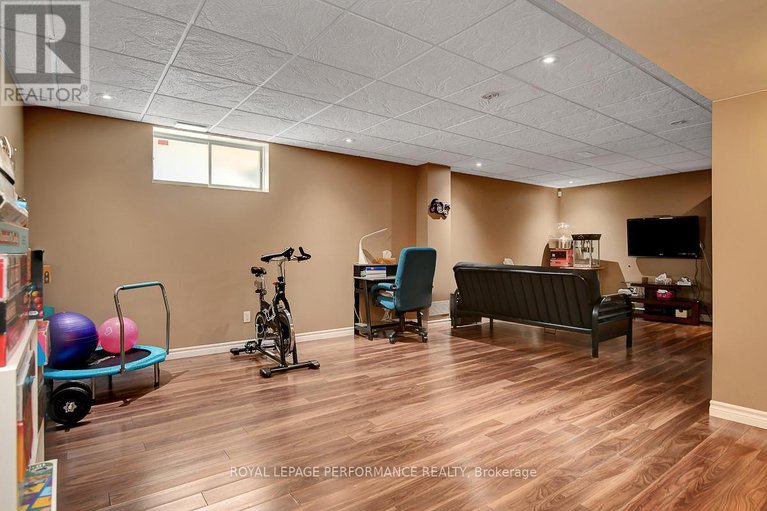 29343896/1019-valin-street/fallingbrookgardenway-south/ottawa/ontario/K4A4X8_22