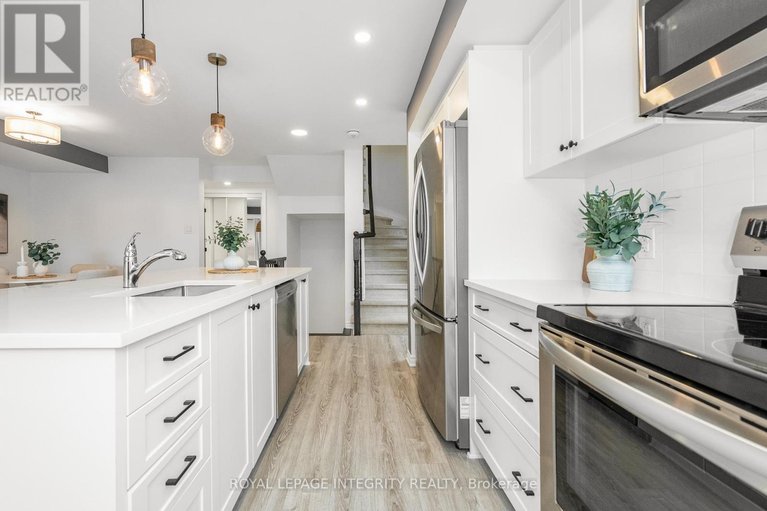 29626135/138-541-takamose-private/cfb-rockcliffe-and-area/ottawa/ontario/K1K5A5_15