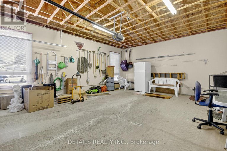 29023437/7-eagle-chase-court/cedargrovefraserdale/ottawa/ontario/K2J3N5_42