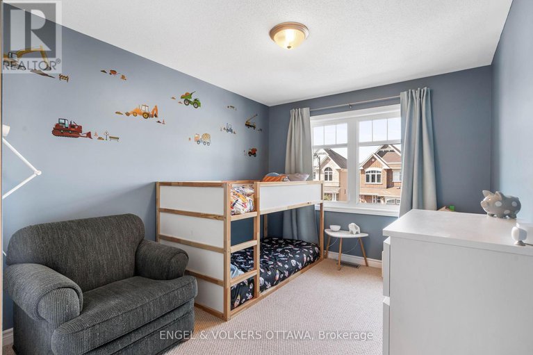 28731847/541-langelier-avenue/mer-bleuebradley-estatesanderson-park/ottawa/ontario/K1W0E7_27