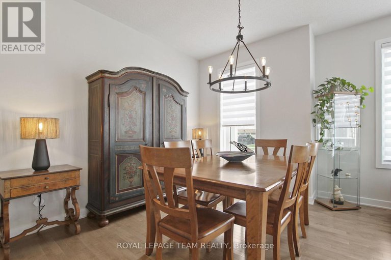 28291753/506-oldenburg-avenue/btwn-franktown-rd-fallowfield-rd/ottawa/ontario/K0A2Z0_17