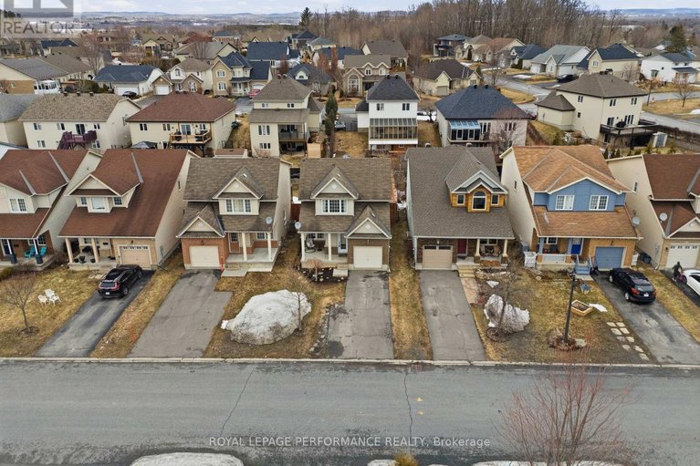 29550291/420-crystal-court/town-of-rockland/clarence-rockland/ontario/K4K0A1_35