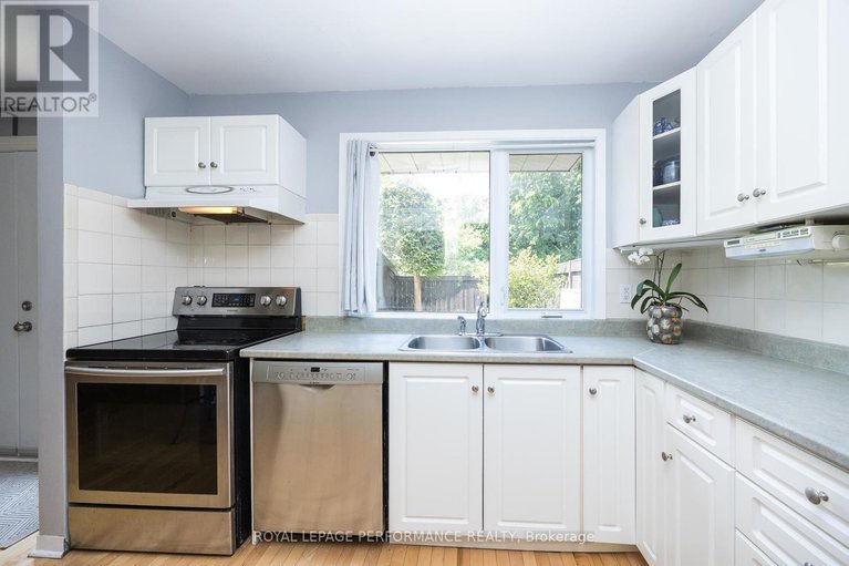 28471884/49-reaney-court/beaverbrook/ottawa/ontario/K2K1W7_22