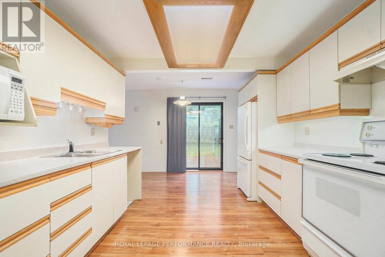 28361032/2411-overdale-drive/cumberland-ridge/ottawa/ontario/K4C1B8_26
