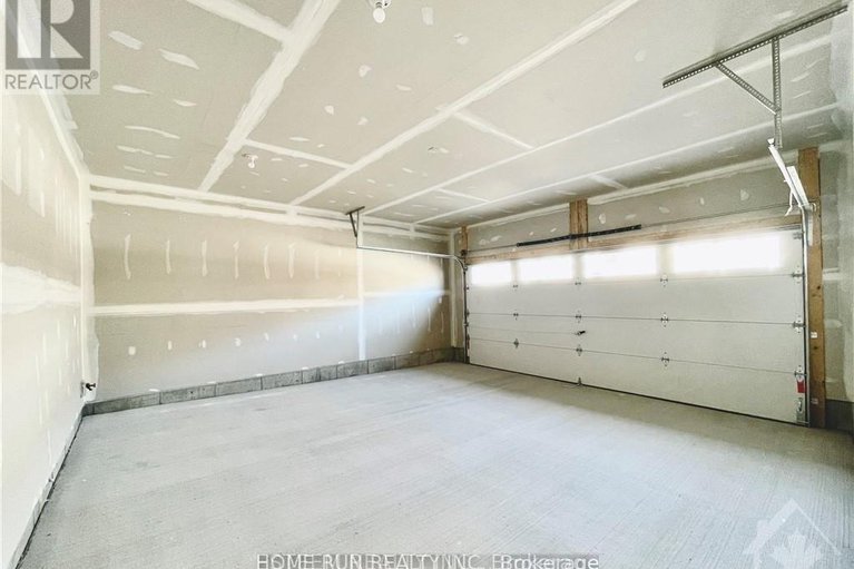 28541821/764-eminence-street/half-moon-bay/ottawa/ontario/K2J6X6_28