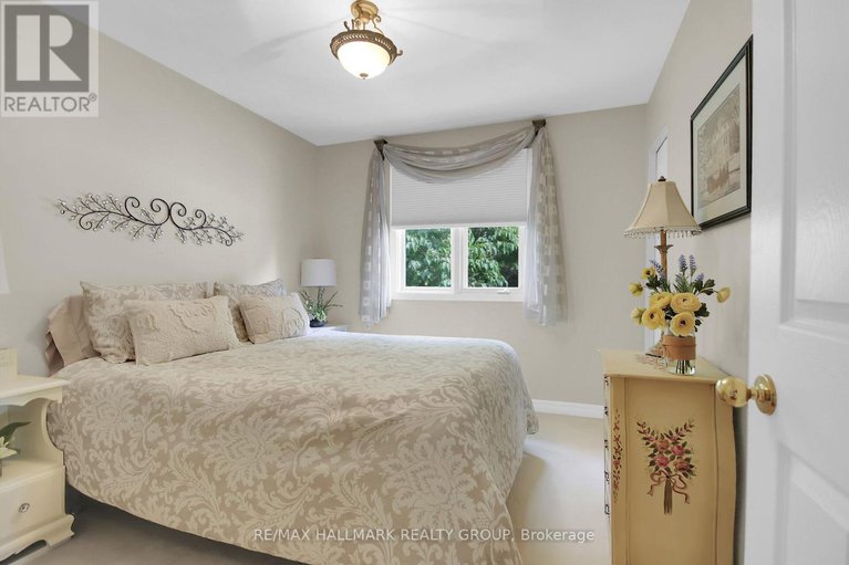 28655668/1721-carsonby-road-e/manotick-south-to-roger-stevens/ottawa/ontario/K0A2E0_25
