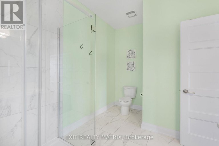 29468824/128-lyon-street/embrun/russell/ontario/K0A1W0_21