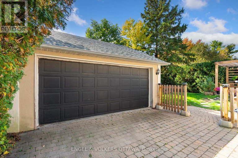 29372834/1270-cheverton-avenue/alta-vista/ottawa/ontario/K1H7P6_35