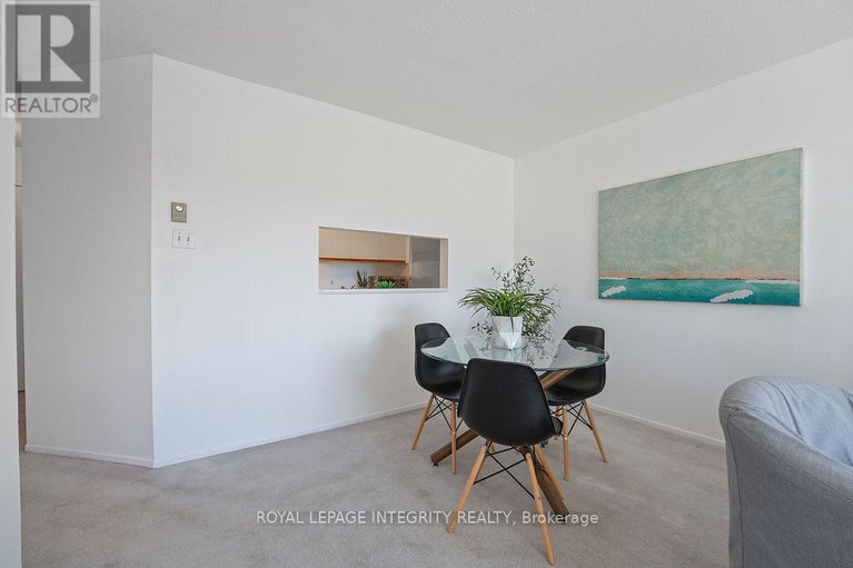 28876119/206-212-viewmount-drive/borden-farmstewart-farmcarleton-heightsparkwood-hills/ottawa/ontario/K2E7X2_13