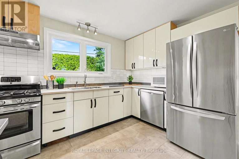 29653716/1199-stanton-road/queensway-terrace-southridgeview/ottawa/ontario/K2C3C9_11