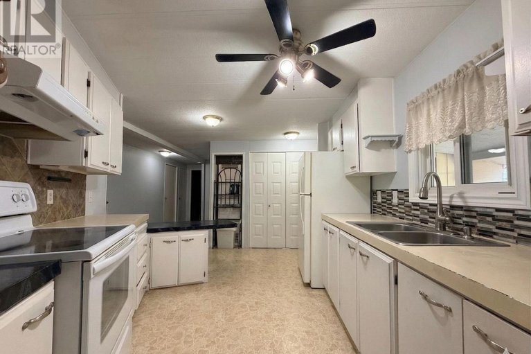 29619263/235-poole-street/mcnabbraeside-twps/mcnabbraeside/ontario/K7S1J1_7