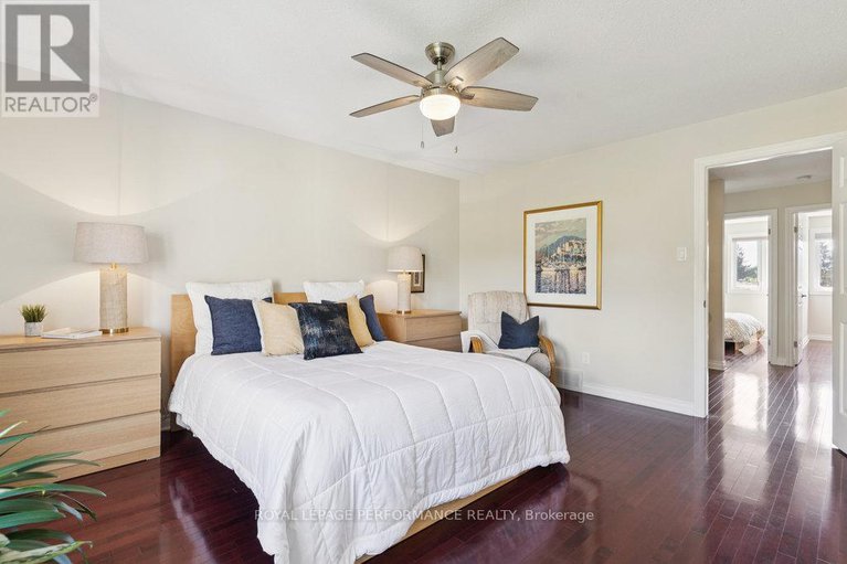 28847039/5-forsyth-lane/crystal-beach/ottawa/ontario/K2H9H1_29