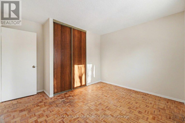 29438664/31-dundegan-drive/glencairnhazeldean/ottawa/ontario/K2L1P7_8