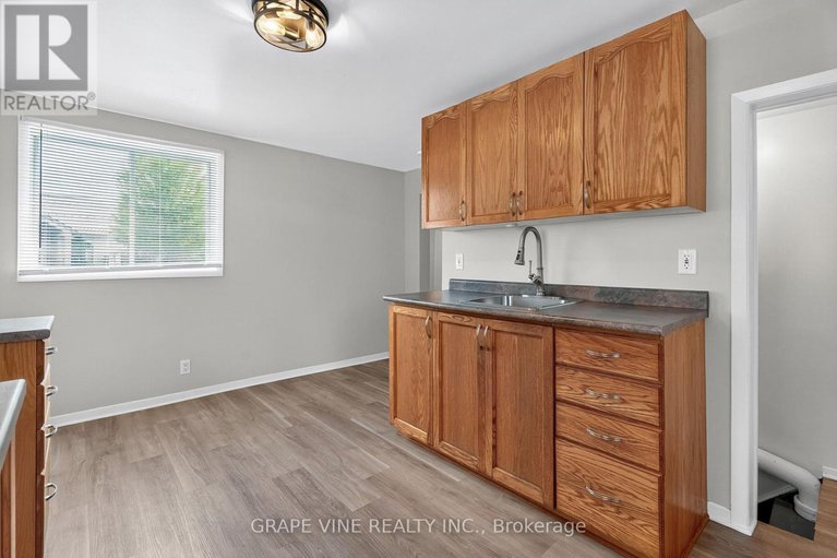 28763800/814-laurier-street/town-of-rockland/clarence-rockland/ontario/K4K1E6_17