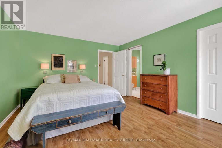 29413276/9-forsyth-lane/crystal-beach/ottawa/ontario/K2H9H1_40