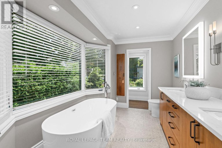 28653090/603-edison-avenue/mckellarhighland/ottawa/ontario/K2A1V6_28