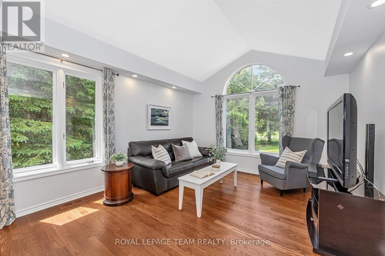 28507546/1536-sherruby-way/rural-kanata-central/ottawa/ontario/K2W1A9_9