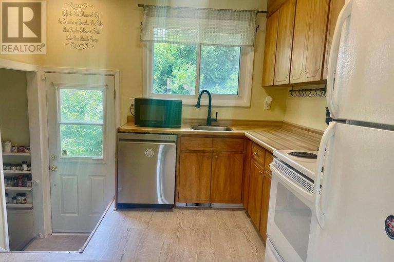 28588729/18-stinson-avenue/lynwood-village/ottawa/ontario/K2H6N1_22