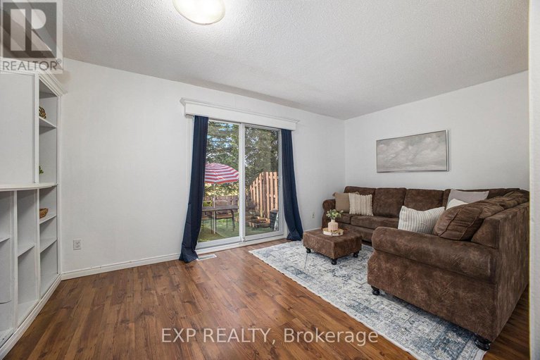 28744467/68-30-baneberry-crescent/glencairnhazeldean/ottawa/ontario/K2L2Y4_6