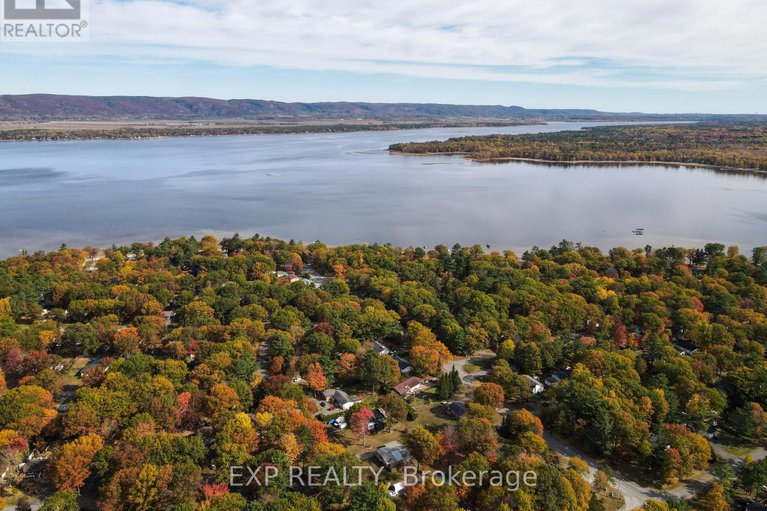 29017803/136-resthaven-avenue/constance-bay/ottawa/ontario/K0A3M0_33
