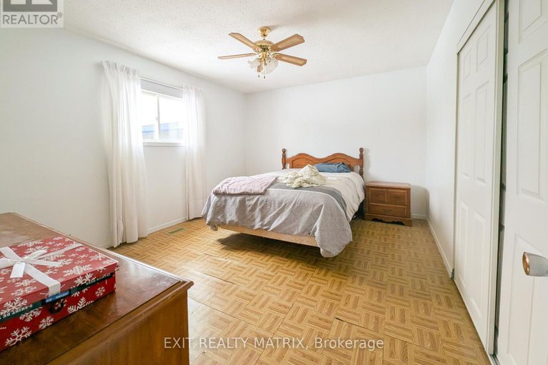 27992134/1632-trim-road/fallingbrookpineridge/ottawa/ontario/K4A3P8_10
