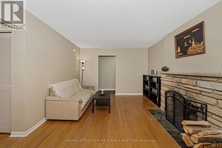 28906635/596-dickinson-avenue/riverside-park-south/ottawa/ontario/K1V7J4_9