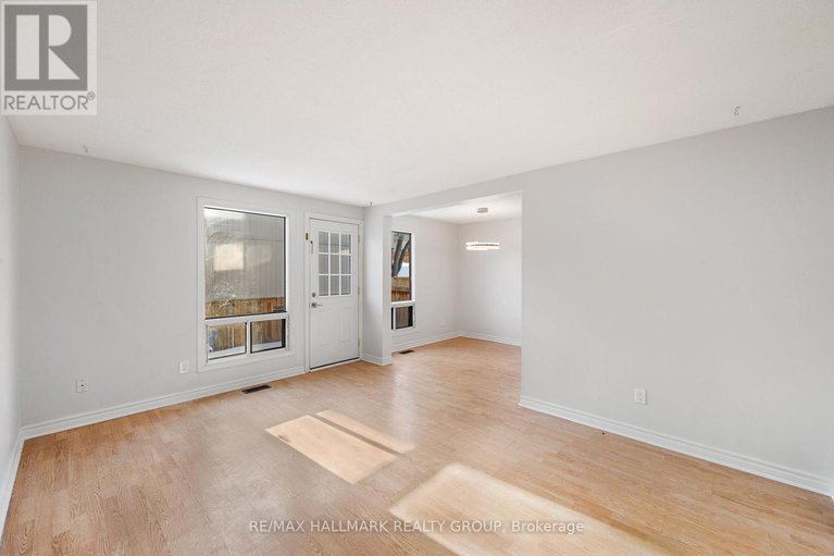 29385711/75-1348-bethamy-lane/beacon-hill-south/ottawa/ontario/K1J8P4_7