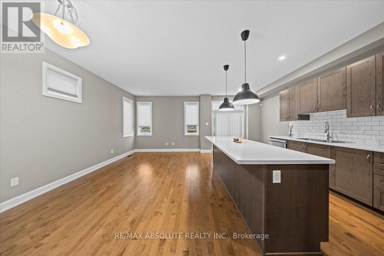 28578838/169-bandelier-way/stittsville-north/ottawa/ontario/K2S2J5_12