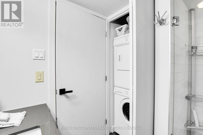 28589382/815-354-gladstone-avenue-n/ottawa-centre/ottawa/ontario/K2P0R4_18