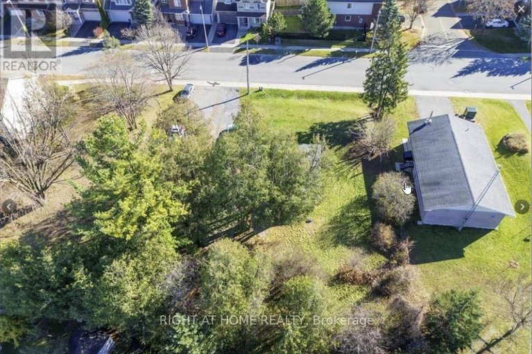 29411568/1215-klondike-road-s/morgans-grantsouth-march/ottawa/ontario/K2W1E1_24