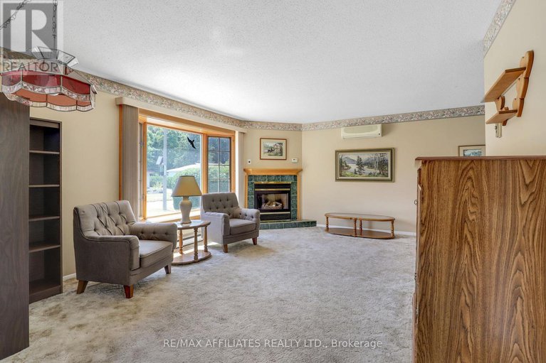 28771604/17-canfield-road/sheahan-estatestrend-village/ottawa/ontario/K2H5S7_3