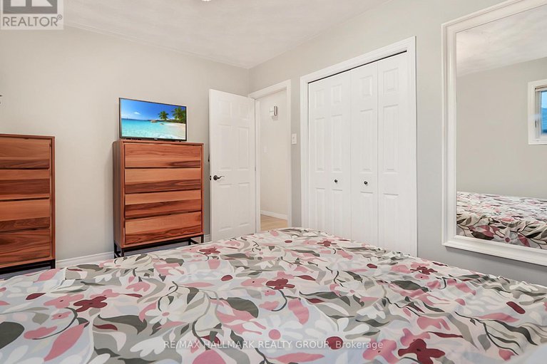 29075459/2077-lemay-crescent/elmvale-acresurbandale/ottawa/ontario/K1G2X5_17