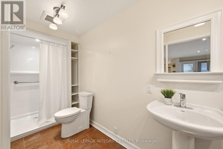 29618053/68-beaver-ridge/city-viewskylinefisher-heightsparkwood-hills/ottawa/ontario/K2E6E4_35