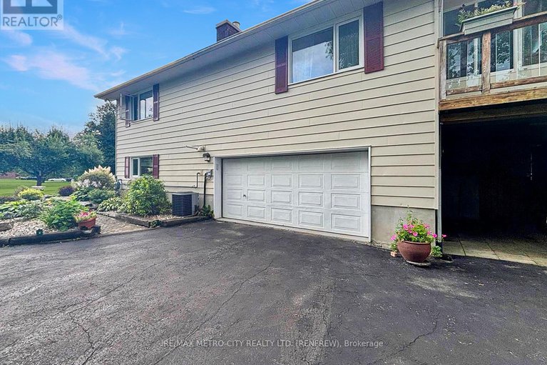 29410189/128-burns-drive/mcnabbraeside-twps/mcnabbraeside/ontario/K0A1G0_41