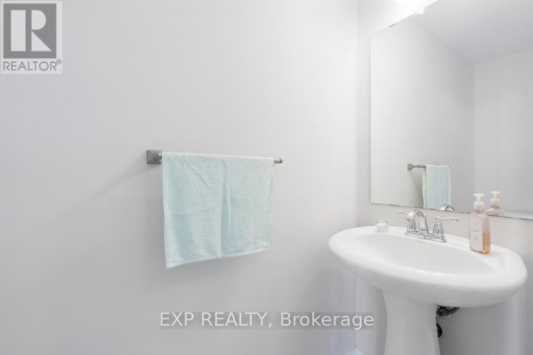 29636685/d-3705-riverbreeze-street/half-moon-bay/ottawa/ontario/K2J0S1_14