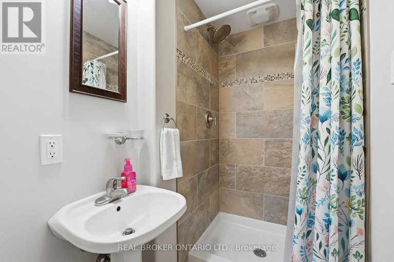 29179274/b-3895-old-richmond-road/arbeatha-park/ottawa/ontario/K2H8T8_19