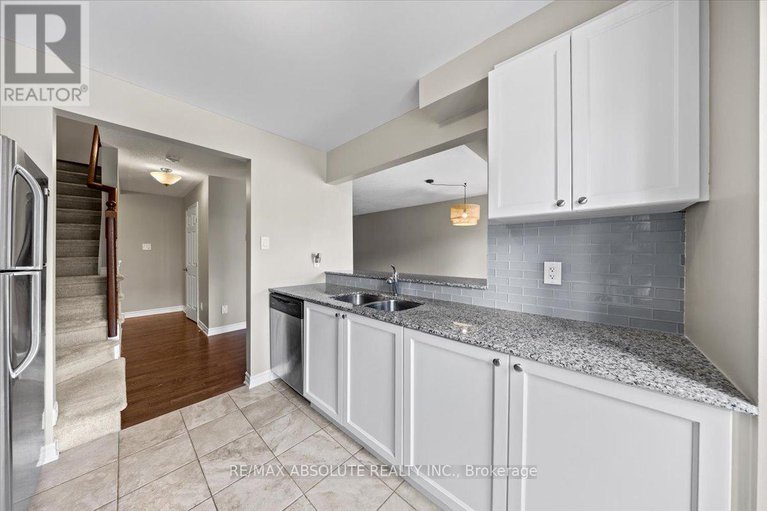 28750812/415-rosingdale-street/emerald-meadowstrailwest/ottawa/ontario/K2R1G9_13